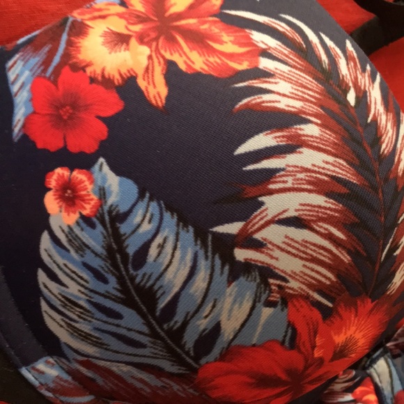 Victoria’s Secret PINK Wear Everywhere Push-up Bra - Picture 3 of 5